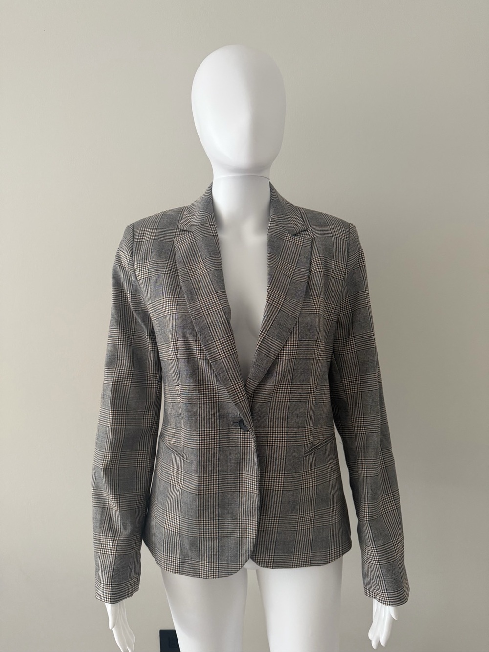 Zara Women's Plaid Blazer in Gray and Black